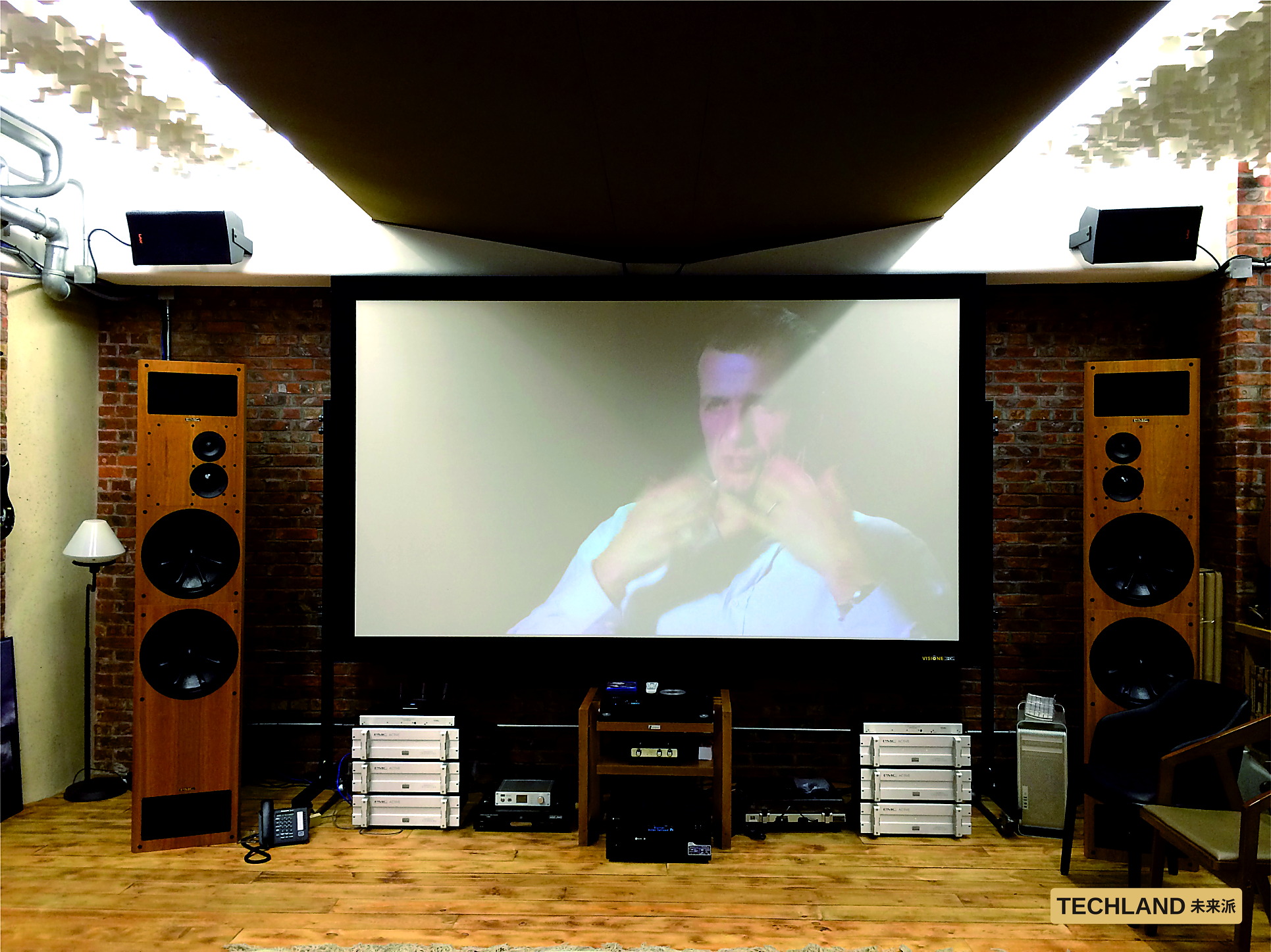 香港知名导演工作室试映室